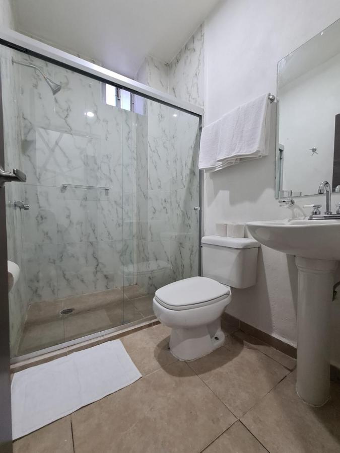 Hotel Town Express Дуранго Экстерьер фото