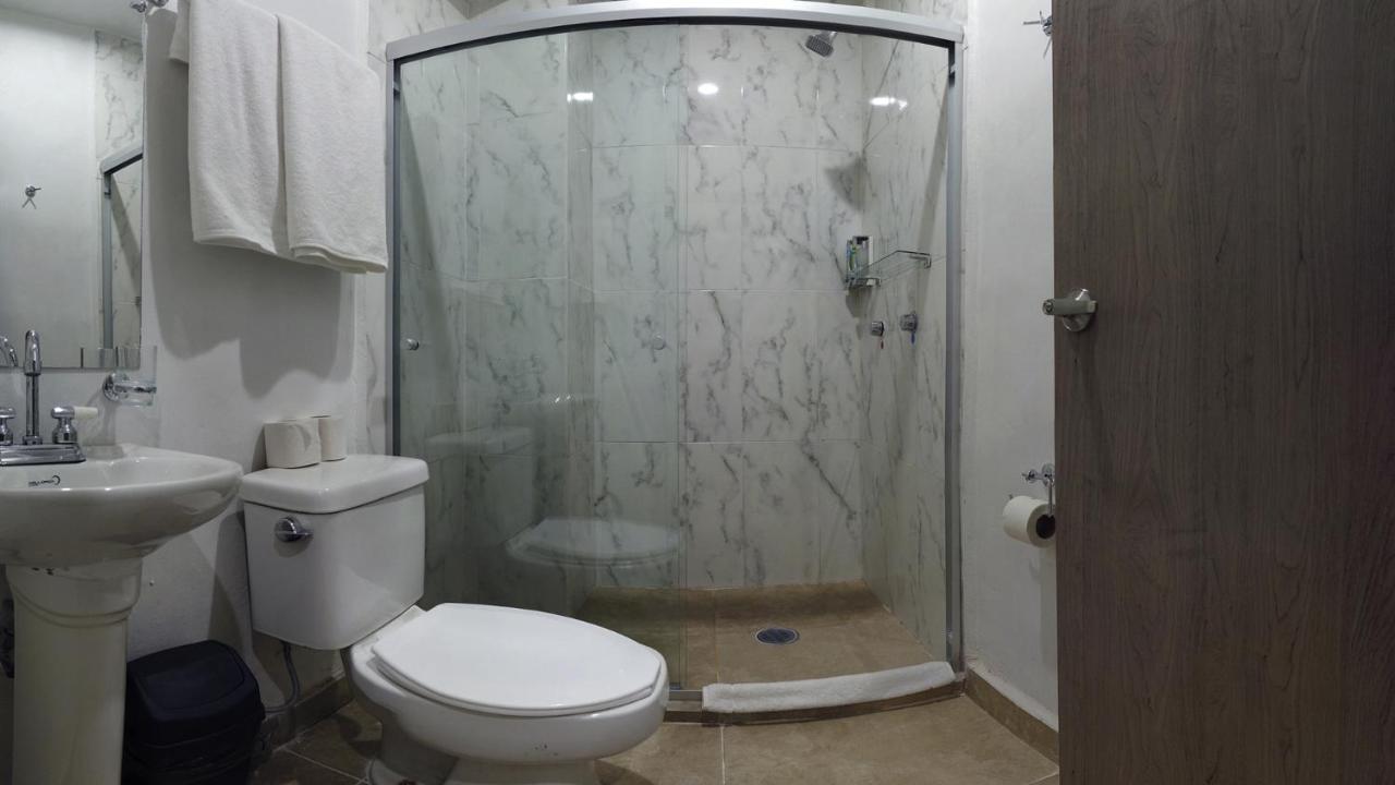Hotel Town Express Дуранго Экстерьер фото